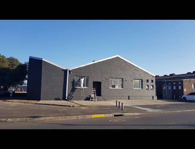 579M² FACTORY TO LET IN TRIANGLE FARM